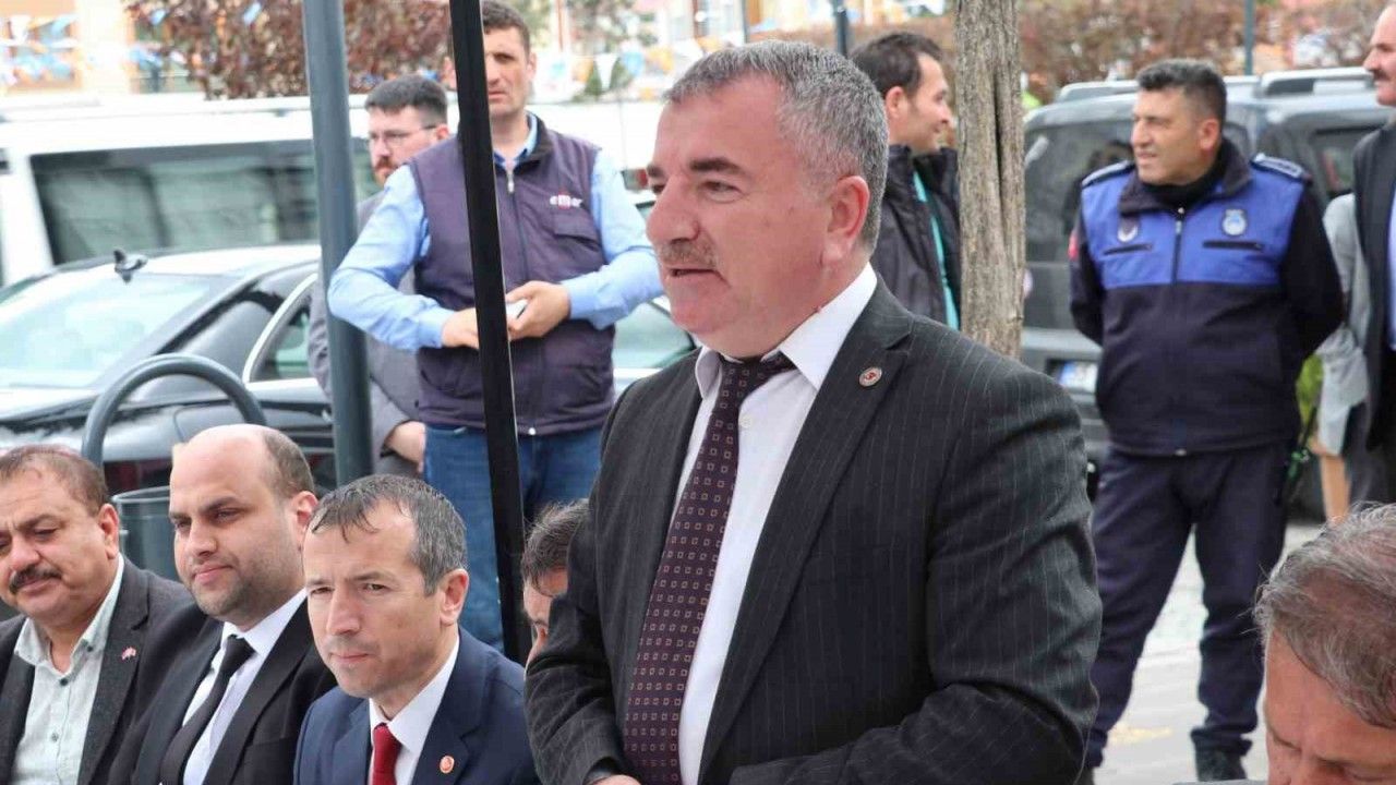 Başkan Özdemir: "Deprem felaketi nedeniyle buruk bir bayram yaşıyoruz"