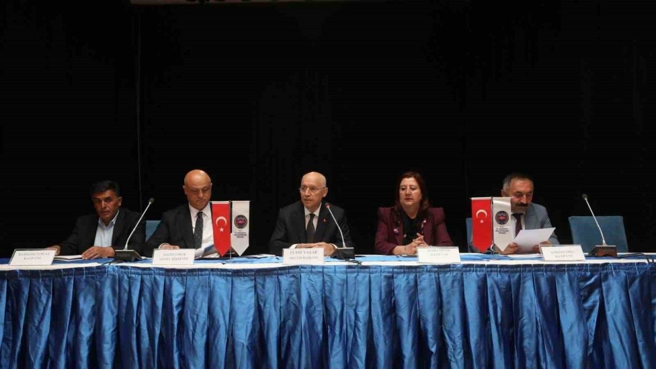 Nuri Tekin, İç Anadolu Belediyeler Birliği’ne yeniden seçildi