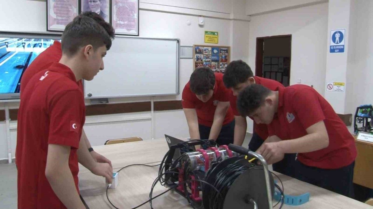 Rize’de meslek lisesi öğrencileri insansız su altı araçları ile yine Teknofest finalinde yarışacak