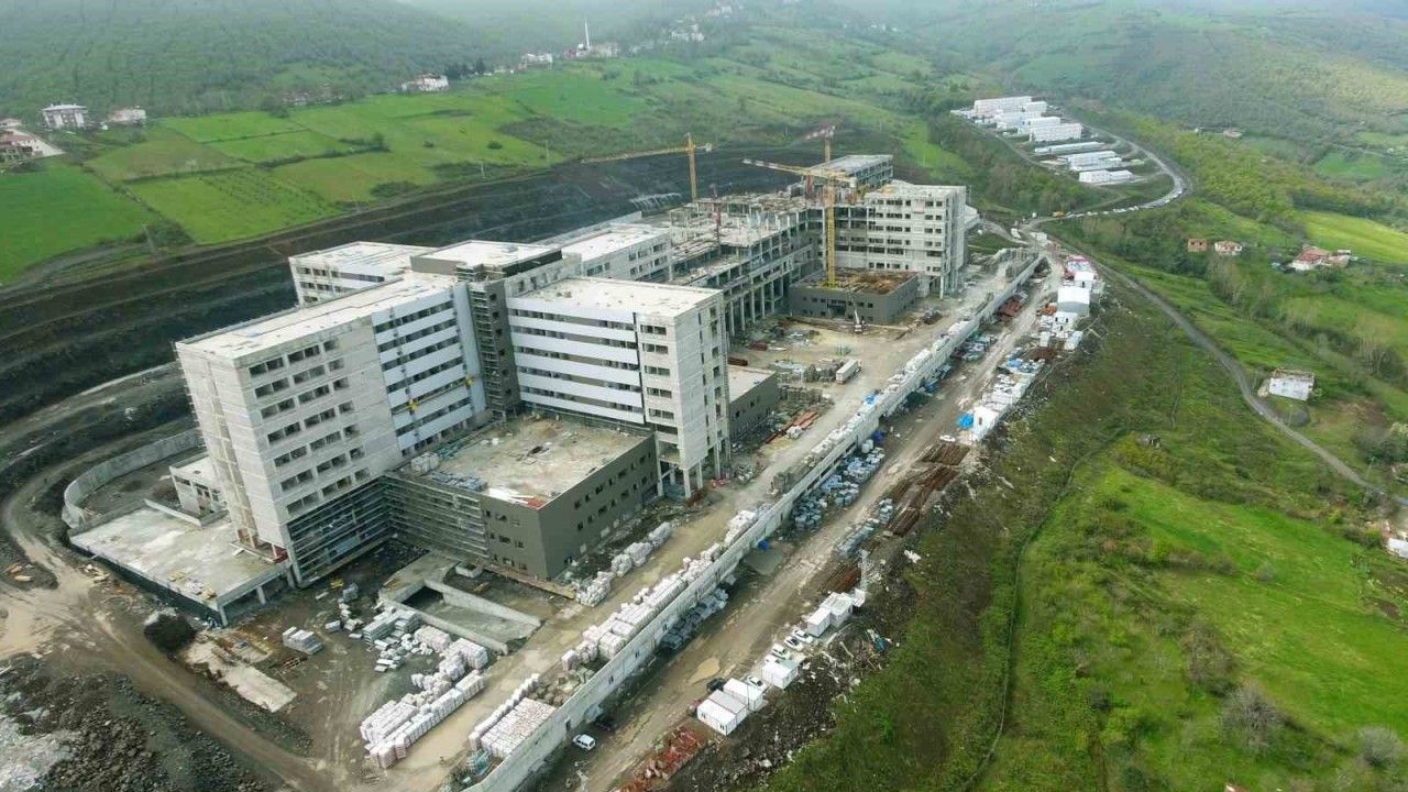 Samsun Şehir Hastanesi’nin kaba inşaat bitmek üzere