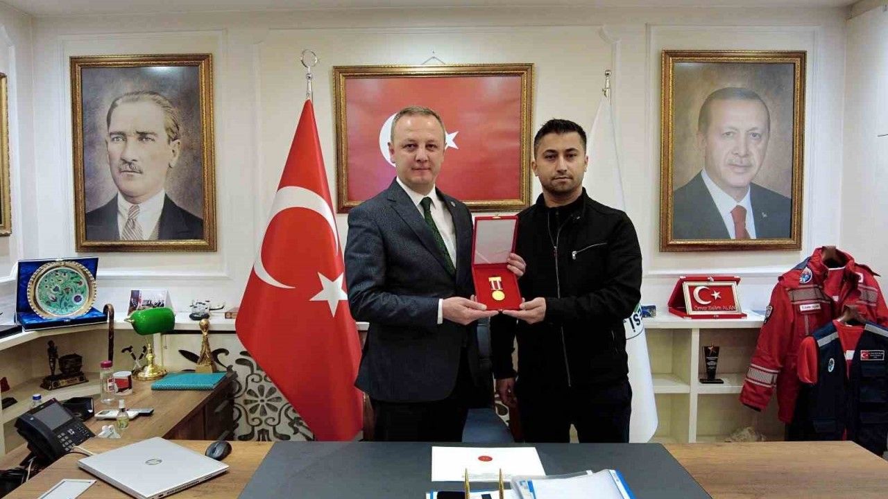 Zonguldaklı itfaiye erine üstün fedakarlık madalyası