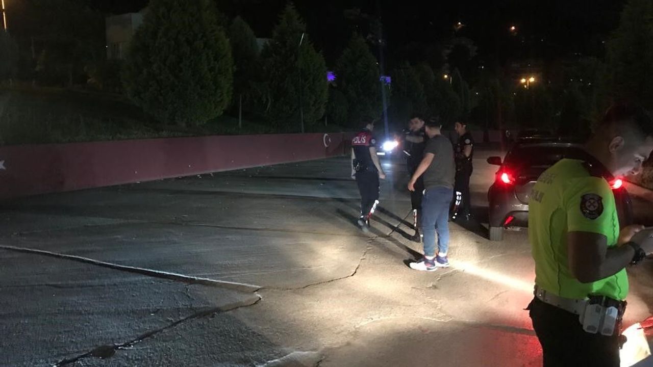 Polisten asayiş ve trafik uygulaması, 8 araç sürücüsüne 31 bin lira ceza
