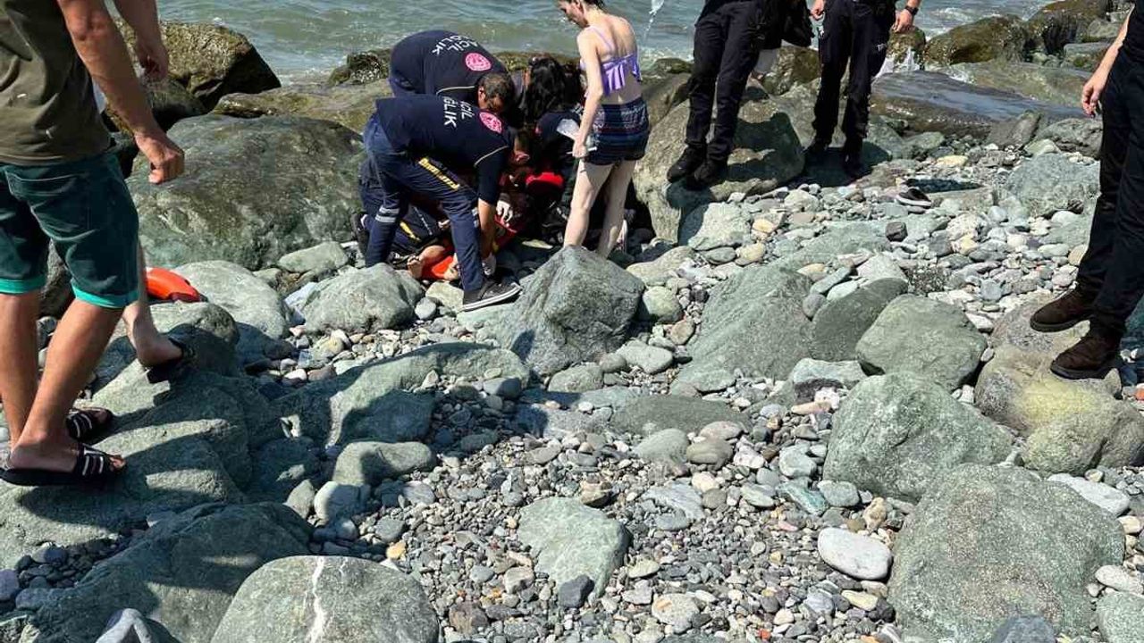 Artvin’de serinlemek için denize giren 9 yaşındaki kız çocuğu boğuldu