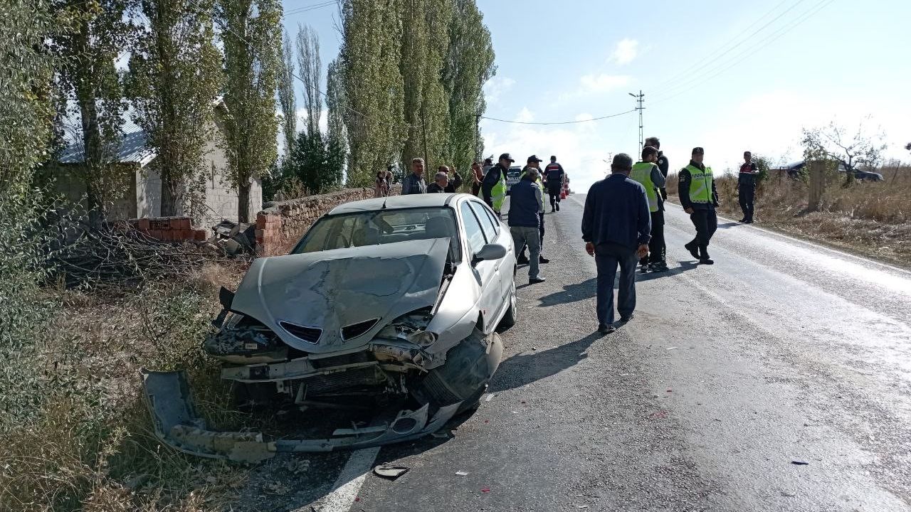 Tokat'ta kaza: Otomobil başka bir otomobile arkadan çarptı