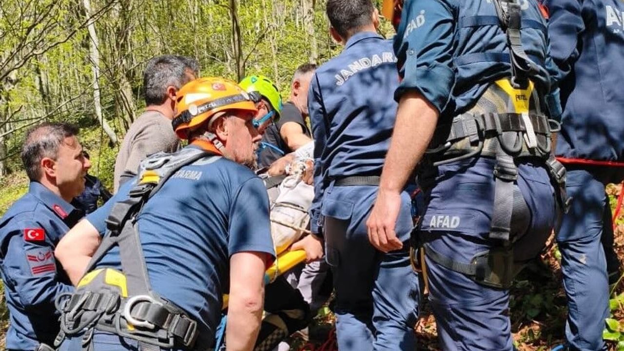 Atakum’da kayalıklardan düşen şahıs yaralandı