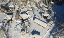 1,5 metrelik kar altındaki köyler havadan görüntülendi