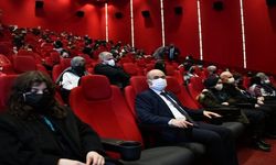 Vali Dağlı ’Kesişme: İyi ki Varsın Eren’ filmini lise öğrencileriyle birlikte izledi