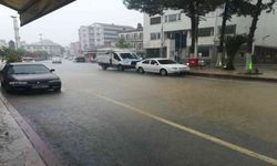Valilik uyardı: “Şiddetli yağışlar saat 21.00’e kadar devam edecek”