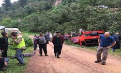 Fındık işçilerini taşıyan kamyon şarampole yuvarlandı: 13 yaralı