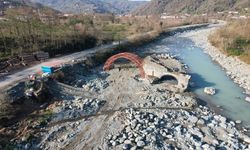 Sel sularının yıktığı 400 yıllık tarihi taş kemer köprü restore ediliyor