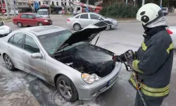 Samsun’da seyir halindeki otomobilde yangın: 4 yaralı