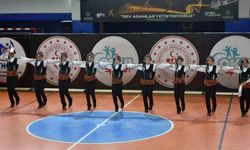 Bayburt Ortaokulu Halk Oyunları ekibi Türkiye finallerinde