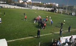 Bolu’da amatör küme maçında ortalık karıştı, önce saha sonra tribünler birbirine girdi