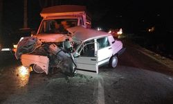 Tokat’ta otomobille kamyonet çarpıştı: 2 yaralı