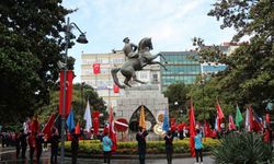 19 Mayıs etkinlikleri Atatürk Anıtı’ndaki törenle başladı