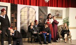 Amasyalı tiyatrocular deprem bölgesindeki çocuklar için yeniden sahnede