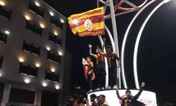 Galatasaray’ın şampiyonluğunu taraftarlar coşkuyla kutladı