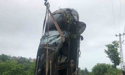 Şarampole yuvarlanan aracın sürücüsü yaralandı