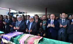 Trabzon’da belediye otobüsü kazasında hayatını kaybeden 4 kişi son yolculuğuna uğurlandı