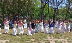 Kastamonu'da öğrenciler yılın stresini geleneksel oyunlarla attı