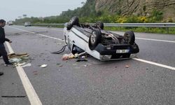 Sinop’ta otomobil takla attı: 2 yaralı