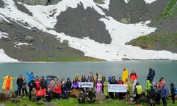 Artabel Gölleri 85 dağcıya aynı günde dört mevsimi yaşattı