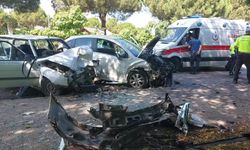 Samsun'da 2 otomobil kafa kafaya çarpıştı: 3 yaralı