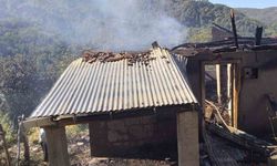 Kastamonu'da yangın: Alevlere teslim olan ev kullanılmaz hale geldi