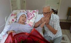 65 yıllık evli çift Alzheimer hastası olan eşine gözü gibi bakıyor