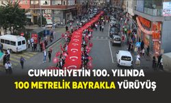 Cumhuriyetin 100. Yılında 100 metrelik bayrakla yürüyüş