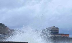 Zonguldak’ta dalgalar 7 metreyi kadar ulaştı