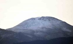 Kış turizmi merkezlerinden Ilgaz Dağı’na mevsimin ilk karı düştü