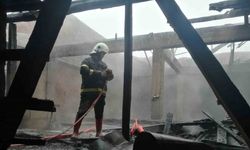 Bolu'da iş yerinin çatısında yangın çıktı