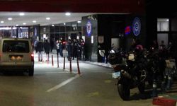 İzmir’de şüpheli araç kovalayan motosikletli polis ekibi kaza yaptı: 2 yaralı