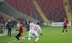 Gaziantep FK, Kayserispor maşının ilk yarısı konuk ekibin 1-0 üstünlüğüyle sona erdi