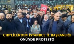 CHP’lilerden İstanbul İl Başkanlığı önünde protesto
