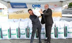 Başkan Sandıkçı: “Çiftçilerimize destek vermeye devam edeceğiz”