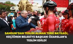 Samsun’dan teslim alınan Türk bayrağı, Keçiören Belediye Başkanı Özarslan’a teslim edildi