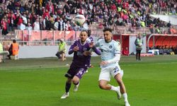 Samsunspor Önde, Adana Demirspor Geri Dönüş Peşinde