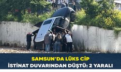 Samsun’da lüks cip istinat duvarından düştü