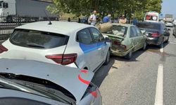 Canik'de zincirleme kazada 4 araç birbirine girdi