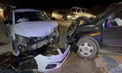 Samsun'da otomobil ile hafif ticari araç çarpıştı: 5 yaralı