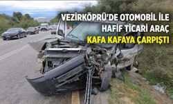 Vezirköprü'de otomobil ile hafif ticari araç kafa kafaya çarpıştı
