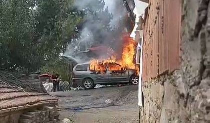 Kontağa basında otomobil alev topuna döndü! İtfaiye son anda müdahale etti!
