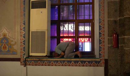 İlkadım Büyük Cami'de Mevlid Kandili  dualarla idrak edildi