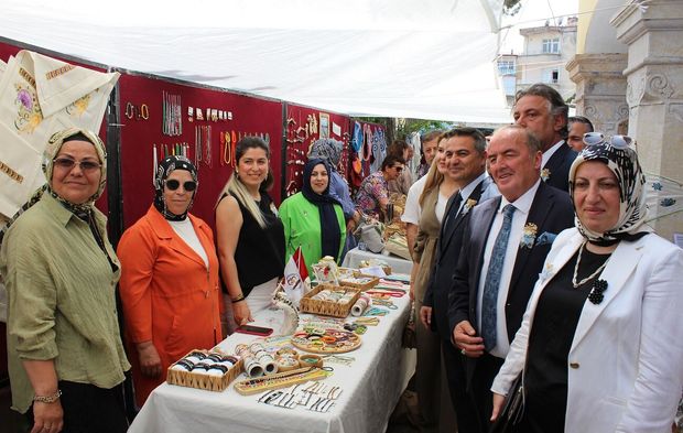 Bafra’da El Emeği Göz Nuru Eserler Sergilendi