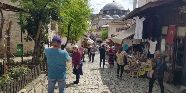 Osmanlı şehri Safranbolu bayram öncesi hareketlenmeye başladı