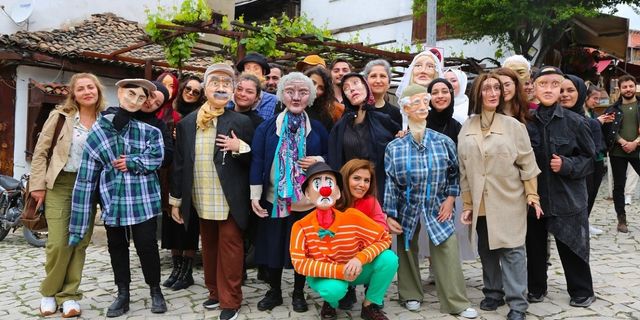 KBÜ öğrencilerinden Safranbolu'da unutulmaz kukla performansı