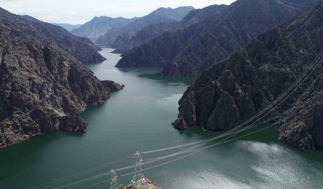 Yusufeli Barajı’nda elektrik üretimi için gün sayıyor