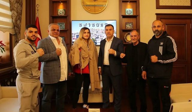 Dünya Boks Şampiyonu Elifnur Turan, Vali Eldivan’ı ziyaret etti